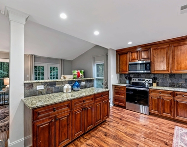 2660 Indian Lake Drive - Photo Thumbnail 8