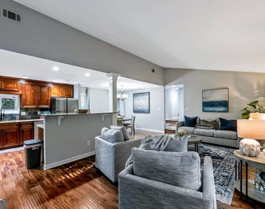2660 Indian Lake Drive - Photo Thumbnail 1