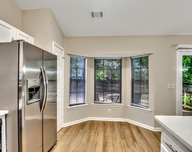 2025 Winsburg Drive Nw - Photo Thumbnail 7