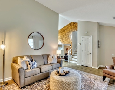 2025 Winsburg Drive Nw - Photo Thumbnail 2