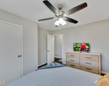 654 Joel Drive - Photo Thumbnail 21