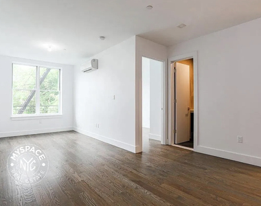 224 Hawthorne Street - Photo Thumbnail 2