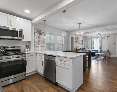 1472 North Avenue Nw - Photo Thumbnail 7