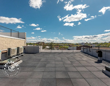 1337 Gates Avenue - Photo Thumbnail 9