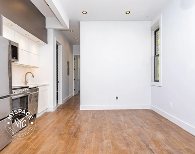 1337 Gates Avenue - Photo Thumbnail 6