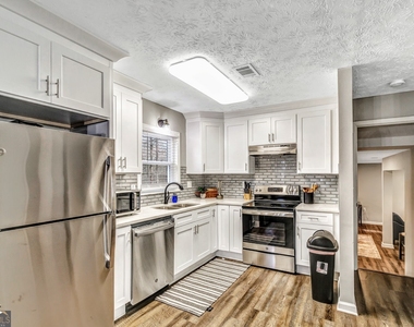 3017 Valley View Drive - Photo Thumbnail 24