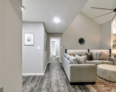 85 Wilhelmina Drive - Photo Thumbnail 12