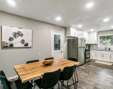 85 Wilhelmina Drive - Photo Thumbnail 16