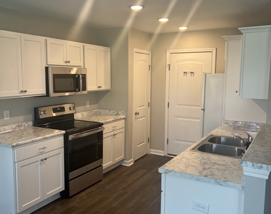216 Evans Terrace - Photo Thumbnail 3