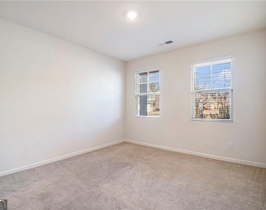 1083 Shadow Glen Drive - Photo Thumbnail 16