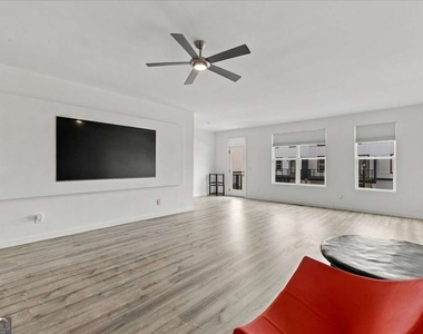1077 Glen Opal Drive - Photo Thumbnail 14