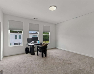 1077 Glen Opal Drive - Photo Thumbnail 24