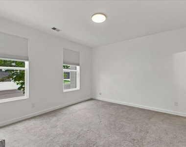 1077 Glen Opal Drive - Photo Thumbnail 7