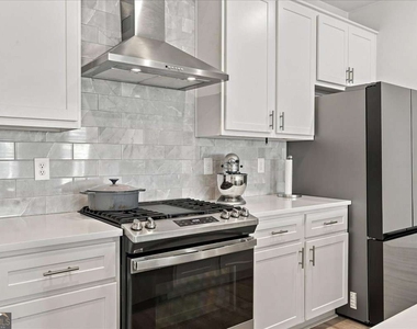 1077 Glen Opal Drive - Photo Thumbnail 12