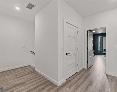 1077 Glen Opal Drive - Photo Thumbnail 23