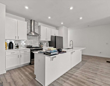 1077 Glen Opal Drive - Photo Thumbnail 11