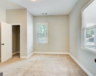 592 Martin Street Se - Photo Thumbnail 7