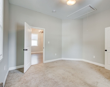 592 Martin Street Se - Photo Thumbnail 8
