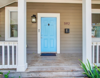 592 Martin Street Se - Photo Thumbnail 1