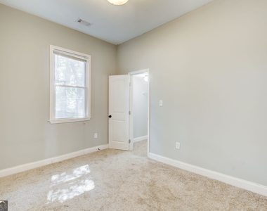 592 Martin Street Se - Photo Thumbnail 12