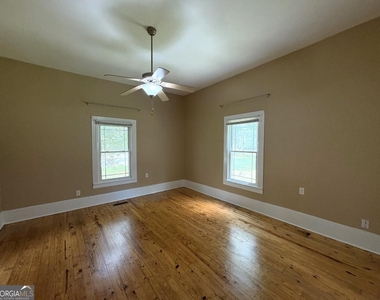 599 Gordon Street - Photo Thumbnail 14