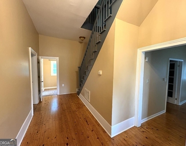 599 Gordon Street - Photo Thumbnail 12