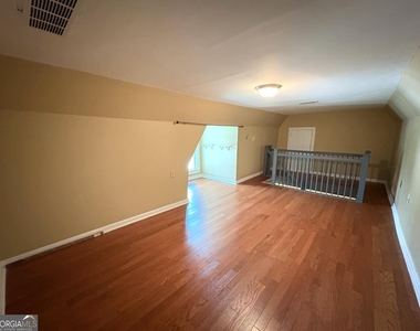 599 Gordon Street - Photo Thumbnail 19