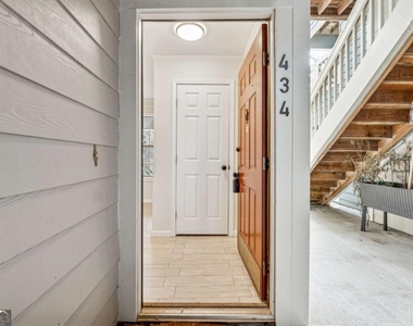 434 Mcgill Place Ne - Photo Thumbnail 1