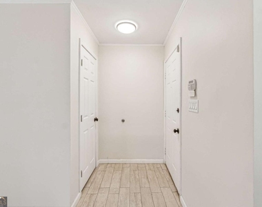 434 Mcgill Place Ne - Photo Thumbnail 2