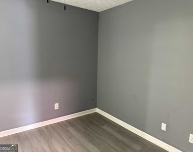6463 Pine Bark Court - Photo Thumbnail 12