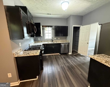 6463 Pine Bark Court - Photo Thumbnail 3