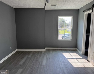6463 Pine Bark Court - Photo Thumbnail 5