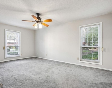 6851 Roswell Road - Photo Thumbnail 13
