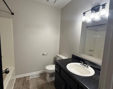 6458 Bedford Lane - Photo Thumbnail 12