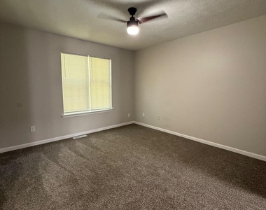 6458 Bedford Lane - Photo Thumbnail 10