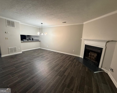 6458 Bedford Lane - Photo Thumbnail 2