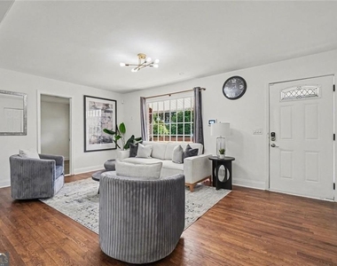 2637 Casher Drive - Photo Thumbnail 4