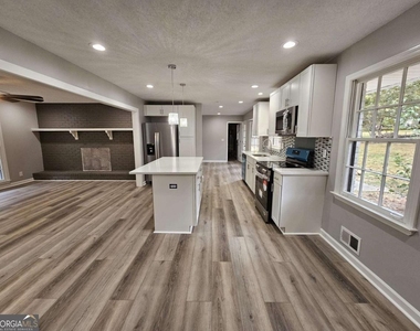 999 Braselton Highway - Photo Thumbnail 4