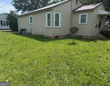 135 Fairview Avenue - Photo Thumbnail 13