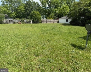 135 Fairview Avenue - Photo Thumbnail 14