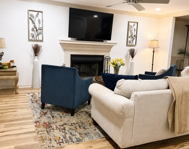 8945 Carroll Manor Drive - Photo Thumbnail 12