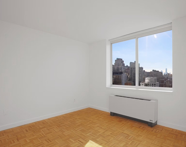  West 42nd Street - Photo Thumbnail 2