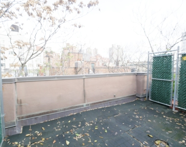 427 East 76th Street - Photo Thumbnail 11