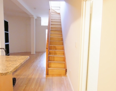 427 East 76th Street - Photo Thumbnail 1