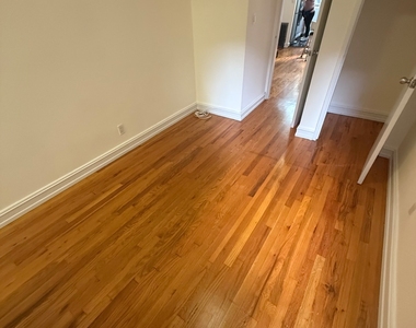East 81st - Photo Thumbnail 5