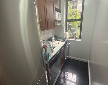 East 81st - Photo Thumbnail 3