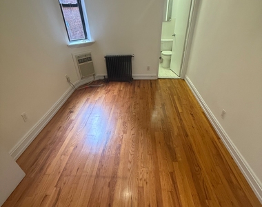 East 81st - Photo Thumbnail 4