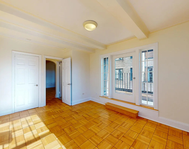 95 Christopher Street - Photo Thumbnail 9