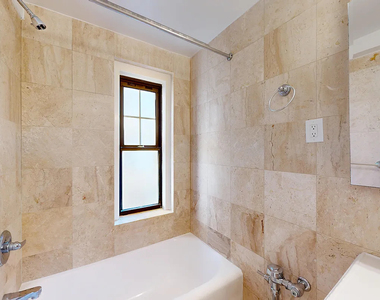 95 Christopher Street - Photo Thumbnail 4