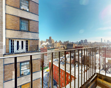 95 Christopher Street - Photo Thumbnail 10